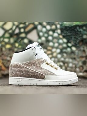 Nike Air Python Sail Sneakers - 705067-100 Size 11.5